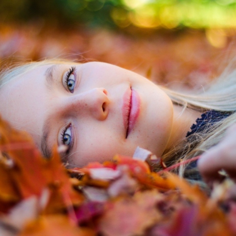 Ποιες οι αλλαγές στην περιποίηση του δέρματος που απαιτεί το φθινόπωρο