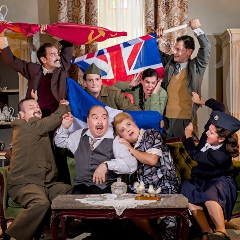 «Η δεξιά, η αριστερά και ο κυρ Παντελής» στο Μικρό Παλλάς