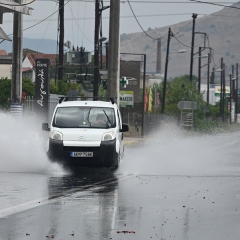 Επελαύνει η κακοκαιρία Cassandra: 112 στους κατοίκους των Φιλιατών