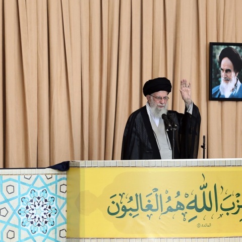 Οι συμβολισμοί πίσω από το δημόσιο κήρυγμα του Αγιατολάχ Αλί Χαμενεΐ