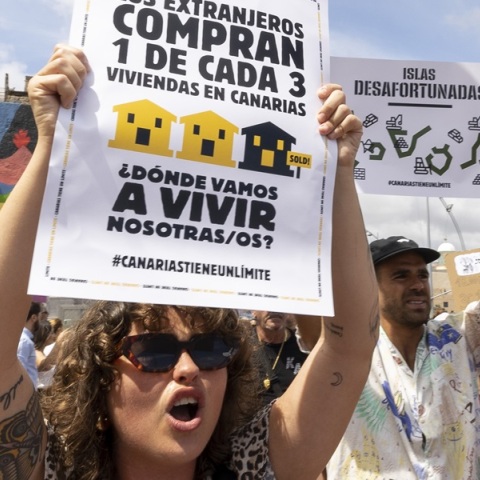 Η στεγαστική κρίση στην Ισπανία απειλεί να «ξεσπιτώσει» υπουργό