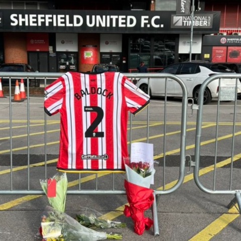 Οι φίλαθλοι της Σέφιλντ Γιουνάιτεντ αποτίουν φόρο τιμής στον Τζορτζ Μπάλντοκ