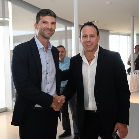 Ο Head of Sponsorships του ΟΠΑΠ, Γιώργος Ζούμας, με τον Αντιπρόεδρο του ΣΕΓΑΣ, Κώστα Κεντέρη