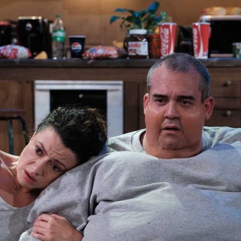 Ο Πυγμαλίων Δαδακαρίδης σκηνοθετεί και πρωταγωνιστεί στο έργο «Φάλαινα»