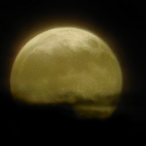 «Στόλισε» τον ουρανό η πιο φωτεινή πανσέληνος του χρόνου