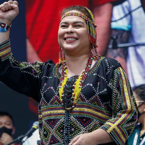 Φιλιππίνες: Η αντιπρόεδρος απειλεί τον πρόεδρο ότι θα πετάξει τα λείψανα του πατέρα του στην θάλασσα