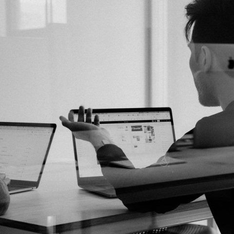 Τρεις βασικοί λόγοι για τους οποίους η Gen Z απολύεται από τον εργασιακό χώρο