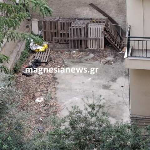 Τραγωδία στο Βόλο: 37χρονος έπεσε από τον 4ο όροφο πολυκατοικίας και έχασε τη ζωή του