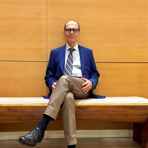 Ο Τάκης Παππάς στο Μέγαρο Μουσικής, μετά την παρουσίασή του βιβλίου του «Παράδοξη Χώρα»