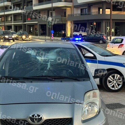 ΙΧ παρέσυρε 15χρονο στη Λάρισα - Μεταφέρθηκε στο νοσοκομείο