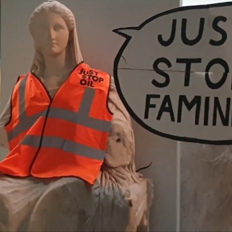 αγαλμα, ακτιβιστες