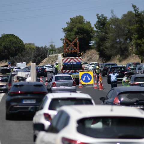 Επιστροφή μετ΄εμποδίων στην πρωτεύουσα: Ουρές 10 χιλιομέτρων στη Λαμία λόγω έργων