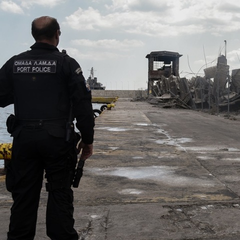 Νεκρή γυναίκα εντοπίστηκε στη θάλασσα στα Λιπάσματα Δραπετσώνας