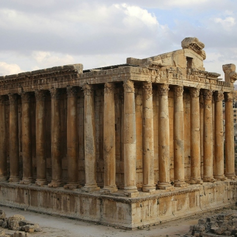 ερείπια αρχαιου ναου