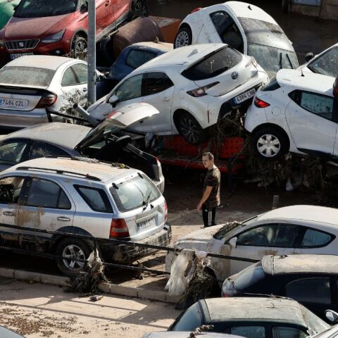 Ισπανία: Δάκρυα χαράς για μια οικογένεια που ενώθηκε ξανά μετά τις καταστροφικές πλημμύρες	