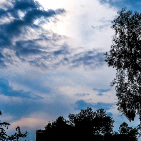 Καιρός: Αίθριος σε όλη τη χώρα για το Σάββατο με αραιές νεφώσεις