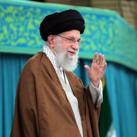 Νέες απειλές από Χαμενεΐ για «συντριπτική απάντηση» κατά του Ισραήλ και των ΗΠΑ