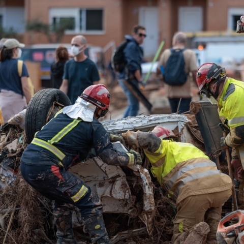 διασωστες, συντριμμια