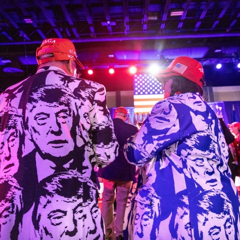 Σακάκια με τον Ντόναλντ Τραμπ