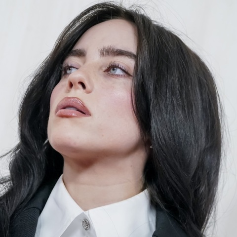 Billie Eilish: Κάποιος που μισεί τις γυναίκες τόσο, τόσο βαθιά είναι έτοιμος να γίνει πρόεδρος