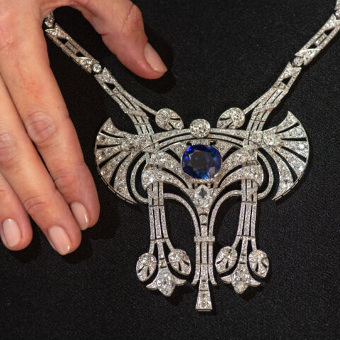 Μαρία Αντουανέτα: Πωλείται το διαμαντένιο περιδέραιο που την έφερε στο σκαμνί