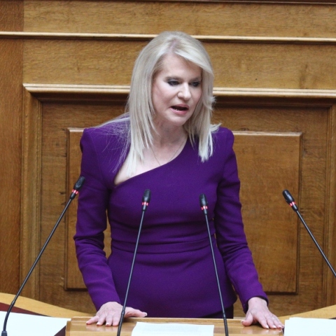 Η Θεοδώρα Τζάκρη