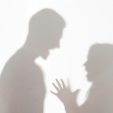 Θεσσαλονίκη: 27χρονη πήδηξε από μπαλκονόπορτα για να γλιτώσει από τον σύζυγό της