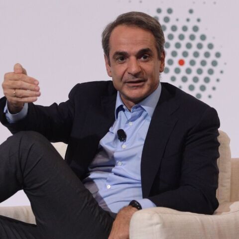 ΣΥΖΗΤΗΣΗ ΤΟΥ ΠΡΩΘΥΠΟΥΡΓΟΥ ΚΥΡΙΑΚΟΥ ΜΗΤΣΟΤΑΚΗ ΜΕ ΤΟΝ PASCAL BRUCKNER (ΓΙΑΝΝΗΣ ΠΑΝΑΓΟΠΟΥΛΟΣ/EUROKINISSI)