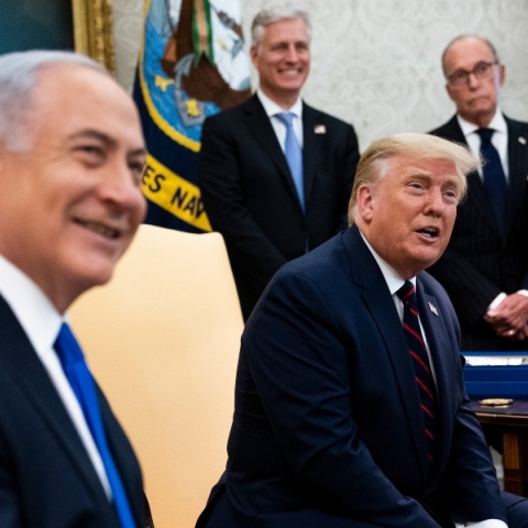 Ο Ισραηλινός πρωθυπουργός Μπέντζαμιν Νετανιάχου και ο εκλεγμένος πρόεδρος των ΗΠΑ, Ντόναλντ Τραμπ