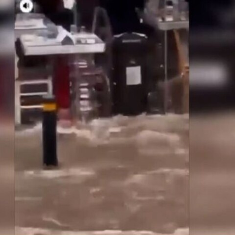 Κακοκαιρία Alexandros: Μέσα σε λίγα λεπτά το Μικρολίμανο μετατράπηκε σε λίμνη