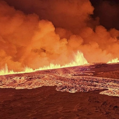 Εξερράγη για 7η φορά φέτος το ηφαίστειο στη χερσόνησο Ρέκιανες στην Ισλανδία