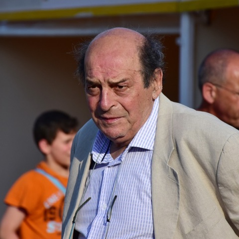 Μανούσος Μανουσάκης: Το συγκινητικό αντίο του καλλιτεχνικού κόσμου στον σπουδαίο σκηνοθέτη