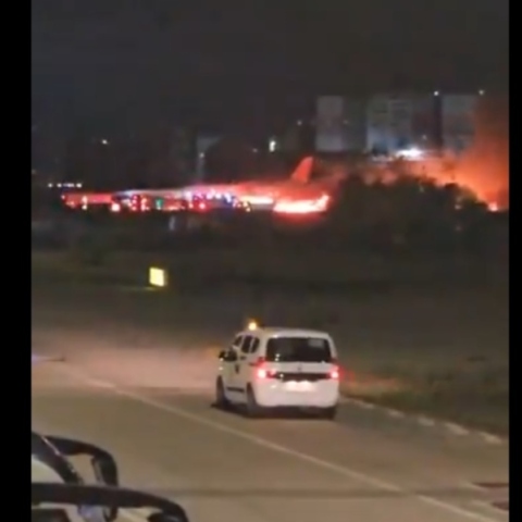 αεροπλανο, φωτια, περιπολικα, αεροδρομιο