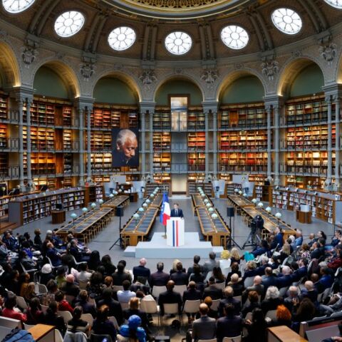 Γαλλία: Eπανενώθηκαν μετά από σχεδόν μισή χιλιετία τα δύο μέρη πολύτιμου ελληνικού χειρογράφου