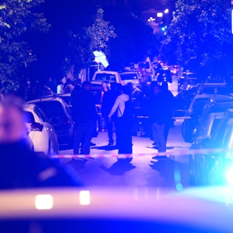 αστυνομία, περιπολικό, περαστικοί