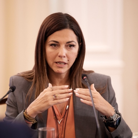 Η υπουργός Κοινωνικής Συνοχής και Οικογένειας, Σοφία Ζαχαράκη 