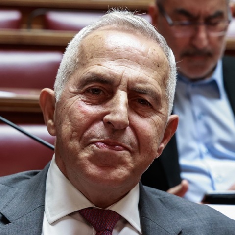 Ευάγγελος Αποστολάκης: Αποχώρησε και επίσημα από τον ΣΥΡΙΖΑ 