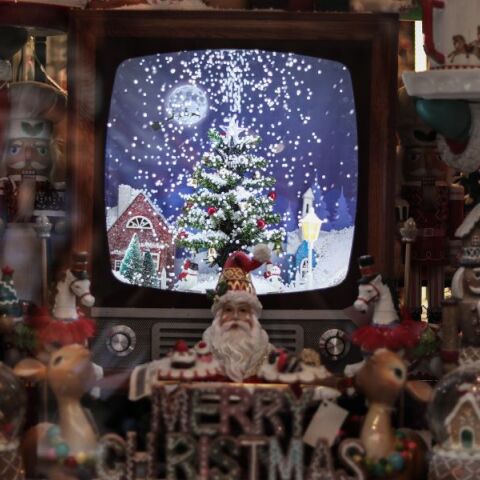 Ανοιχτά τα εμπορικά καταστήματα - Ποιες ώρες θα λειτουργήσουν