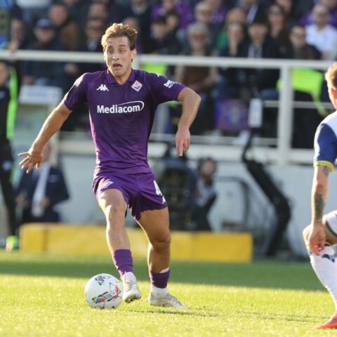 Iταλία: Kατέρρευσε ποδοσφαιριστής της Φιορεντίνα στον αγώνα με την Ίντερ