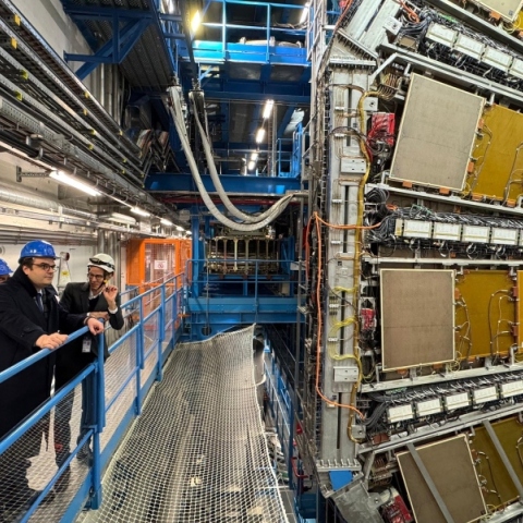 Ο Κυριάκος Πιερρακάκης στο CERN 
