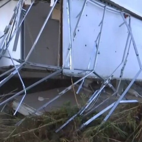 Κακοκαιρία Bora-Ρόδος: Στον αέρα κρέμεται ξενοδοχείο μετά το πέρασμα του φαινομένου