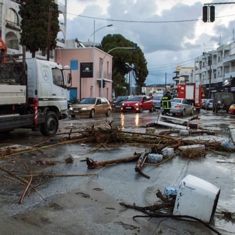 Κακοκαιρία Bora: Σε κατάσταση εκτάκτου ανάγκης Ρόδος και Λήμνος