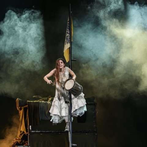 Το «Μάνα Κουράγιο και τα παιδιά της» του Μπρεχτ στο Εθνικό