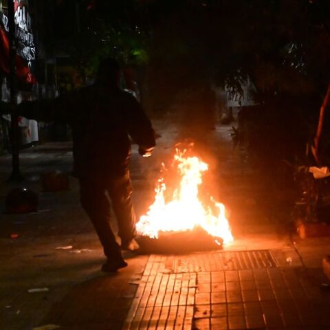 ΕΠΕΙΣΟΔΙΑ ΣΤΑ ΕΞΑΡΧΕΙΑ ΜΕΤΑ ΤΗΝ ΟΛΟΚΛΗΡΩΣΗ ΤΗΣ ΠΟΡΕΙΑΣ ΓΙΑ ΤΑ 16 ΧΡΟΝΙΑ ΑΠΟ ΤΗΝ ΔΟΛΟΦΟΝΙΑ ΤΟΥ ΑΛΕΞΗ ΓΡΗΓΟΡΟΠΟΥΛΟΥ (ΤΑΤΙΑΝΑ ΜΠΟΛΑΡΗ / EUROKINISSI)