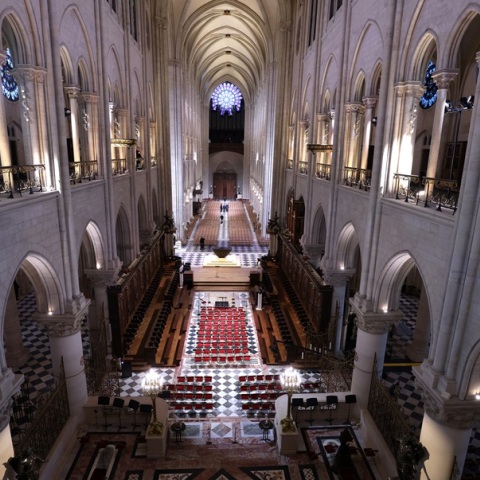 Αναγεννήθηκε από τις στάχτες της και ξαναέγινε εντυπωσιακή - H Παναγιά των Παρισίων άνοιξε τις πύλες της