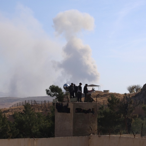 καπνοι, εκρηξη, φυλακη, στρατιωτες