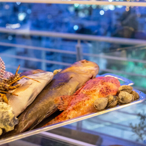 Μπαλκόνι στις Κυκλάδες: Η ψαριά της ημέρας