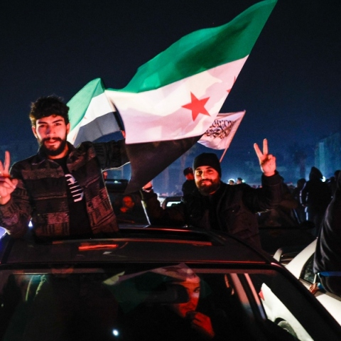 Κάτοικοι της Συρίας πανηγυρίζουν την πτώση του καθεστώτος Άσαντ
