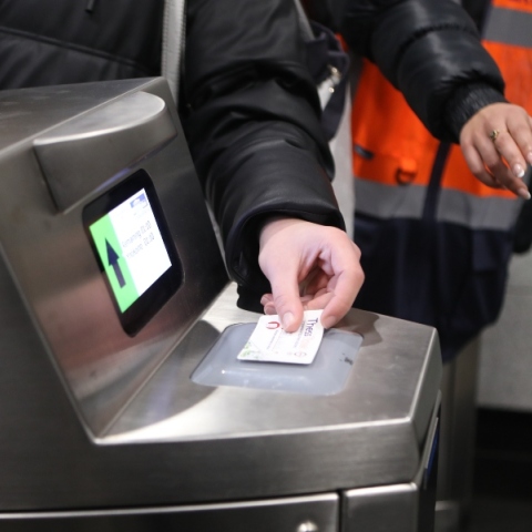 μετρό, επικυρωση εισιτηρίου