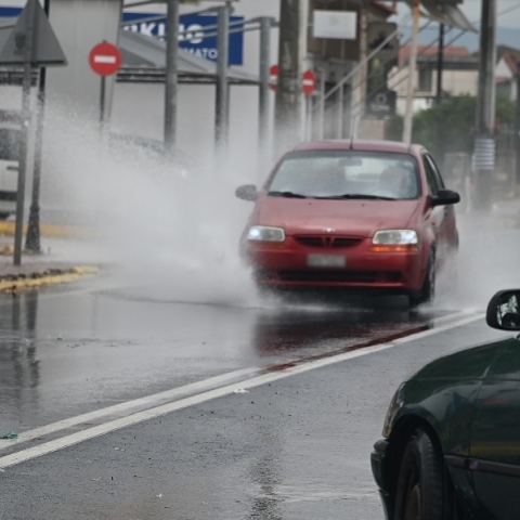 βροχή, αυτοκίνητα